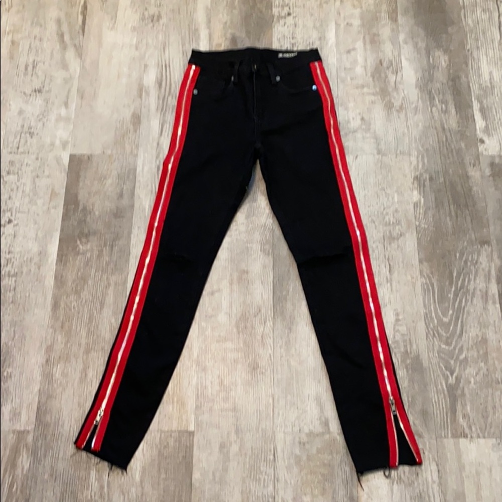 BLANK NYC BLACK SKINNY RAW EDGE ZIP DENIM!
